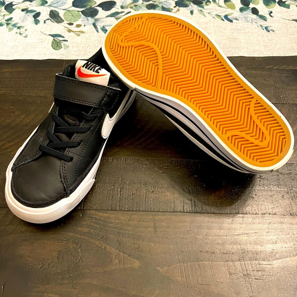 New Condition NIKE Shoes - size Boys 13